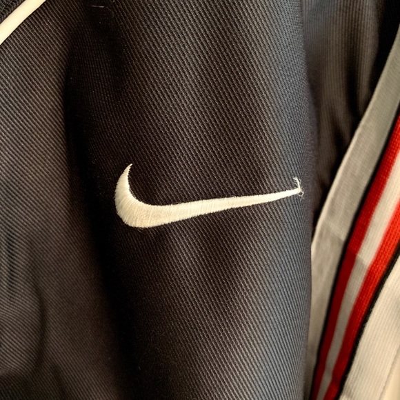 Vintage Nike Bomber Jacket - Picture 3 of 8
